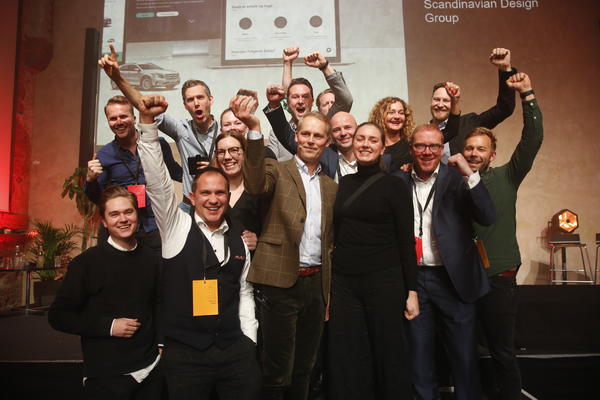 Fornøyd Easly-gjeng vinner DOGA-prisen for beste tjenestedesign