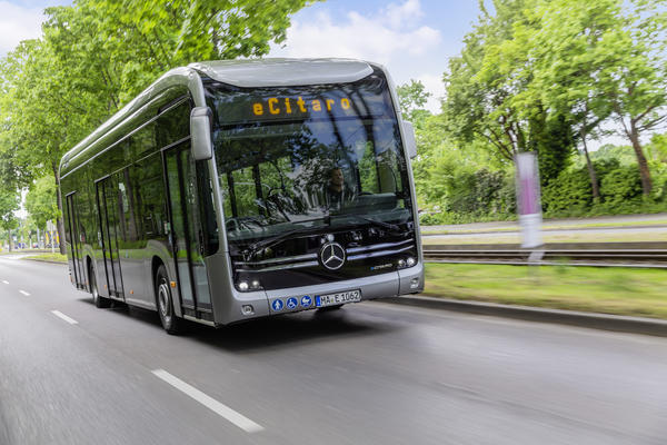 Seks Mercedes-Benz eCitaro går i rutetrafikk i Oslo. 